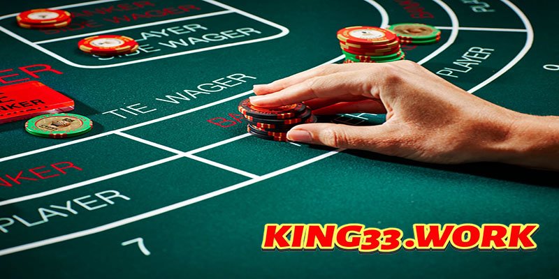 King33 - Baccarat sòng bạc huyền thoại tại nhà cái? 2 Game Baccarat có khó không?: Bí mật của những lá bài may mắn